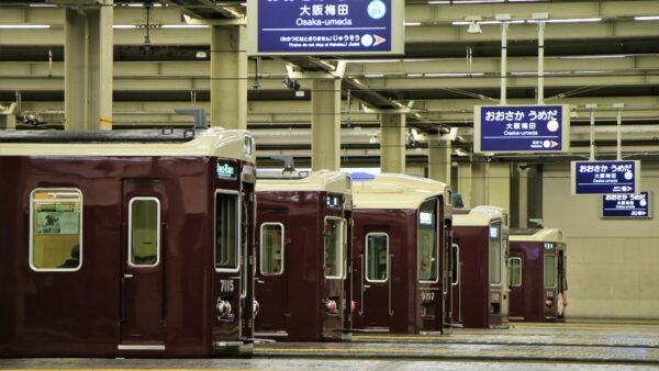 阪急電鉄の広告の種類と料金目安。女性・富裕層ターゲットに最適な理由とは？